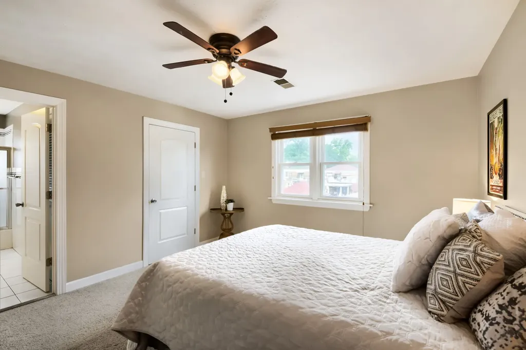 5310 North Lockwood Avenue Chicago IL 60630
