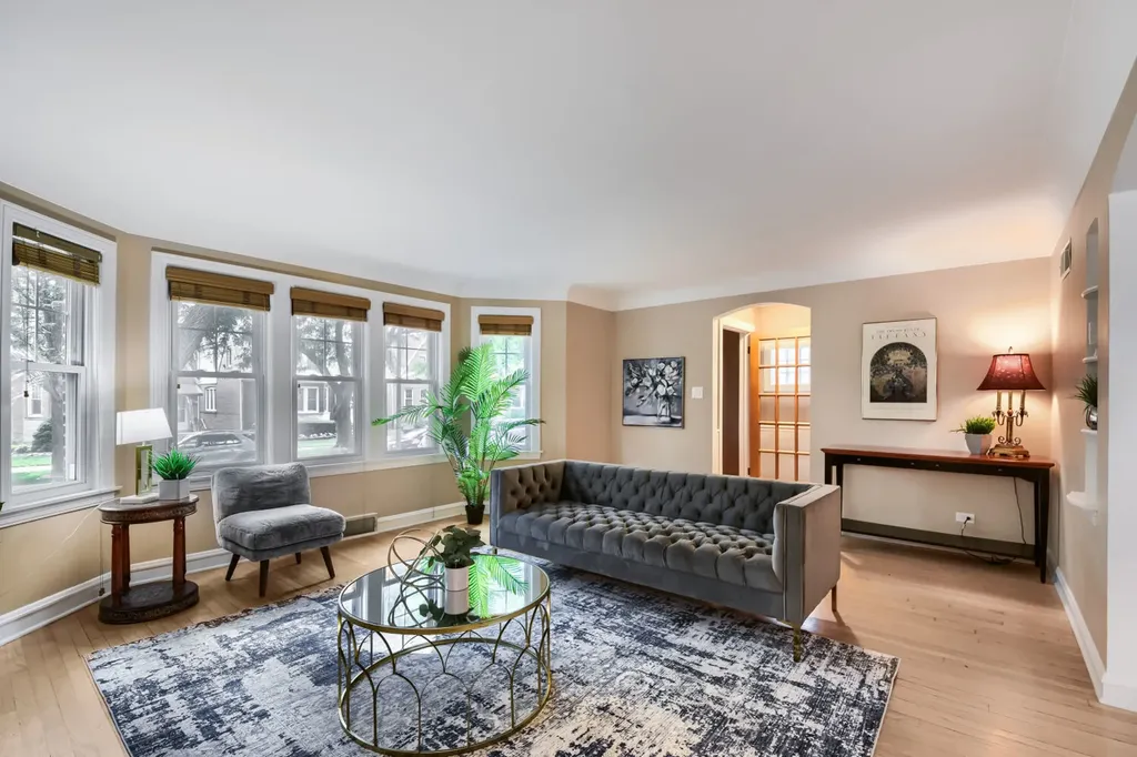 5310 North Lockwood Avenue Chicago IL 60630