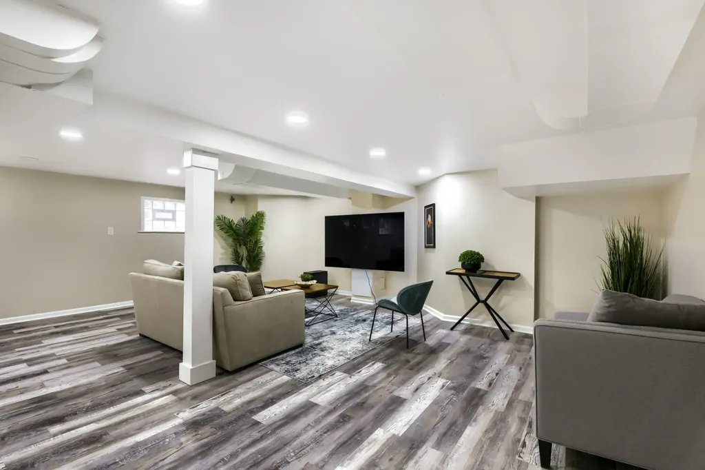 5310 North Lockwood Avenue Chicago IL 60630