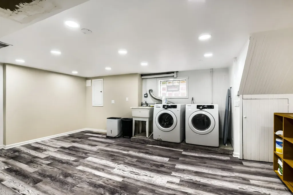 5310 North Lockwood Avenue Chicago IL 60630