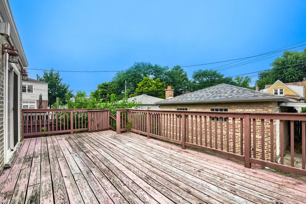 5310 North Lockwood Avenue Chicago IL 60630