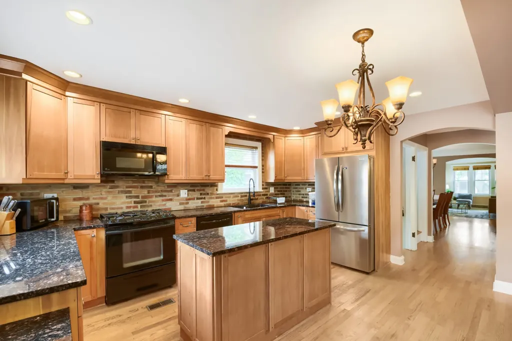 5310 North Lockwood Avenue Chicago IL 60630
