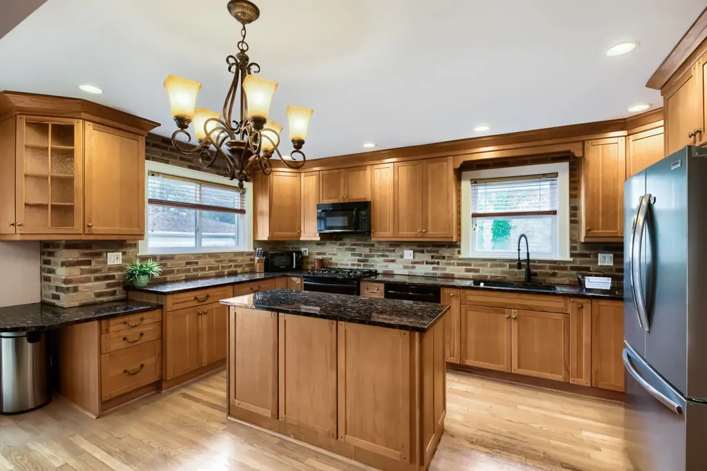 5310 North Lockwood Avenue Chicago IL 60630