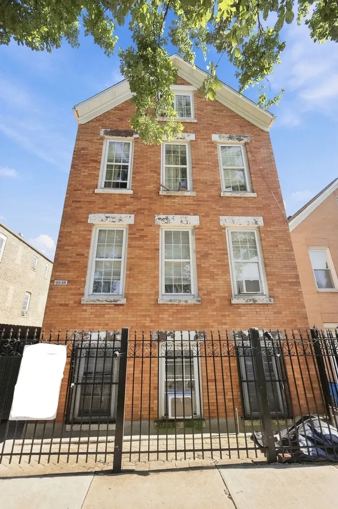 2935 West 25th Place Chicago IL 60623