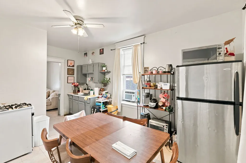 2935 West 25th Place Chicago IL 60623