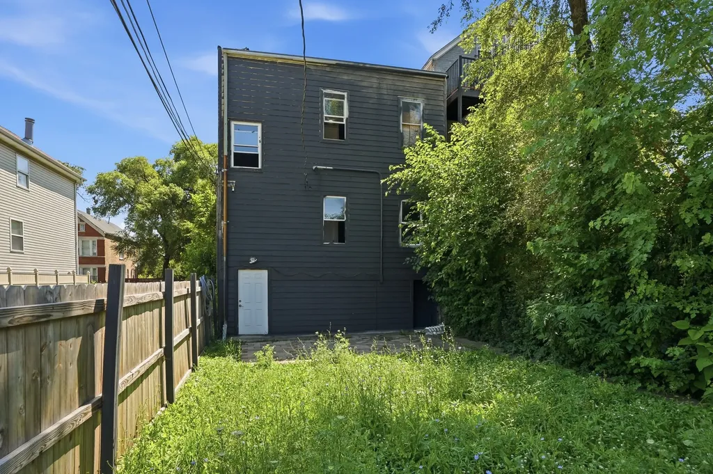 1622 South Karlov Avenue Chicago IL 60623