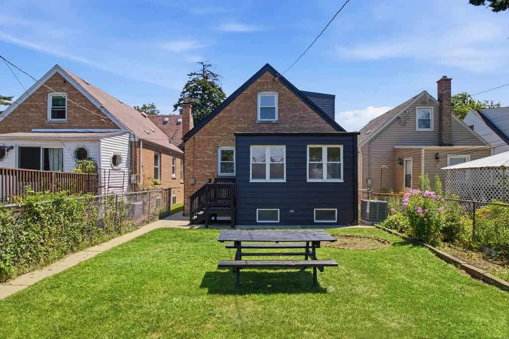 3250 North Olcott Avenue Chicago IL 60634