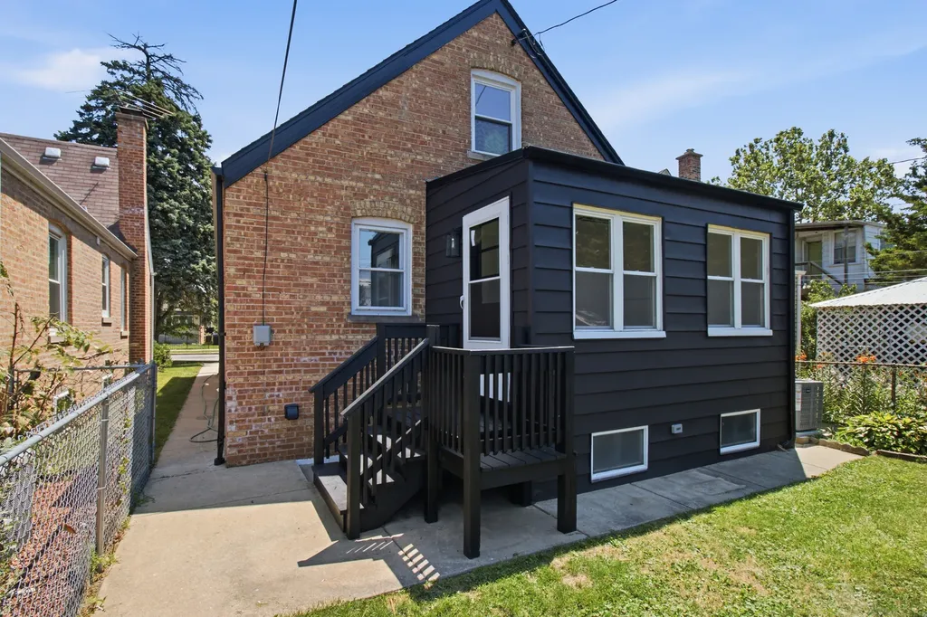 3250 North Olcott Avenue Chicago IL 60634