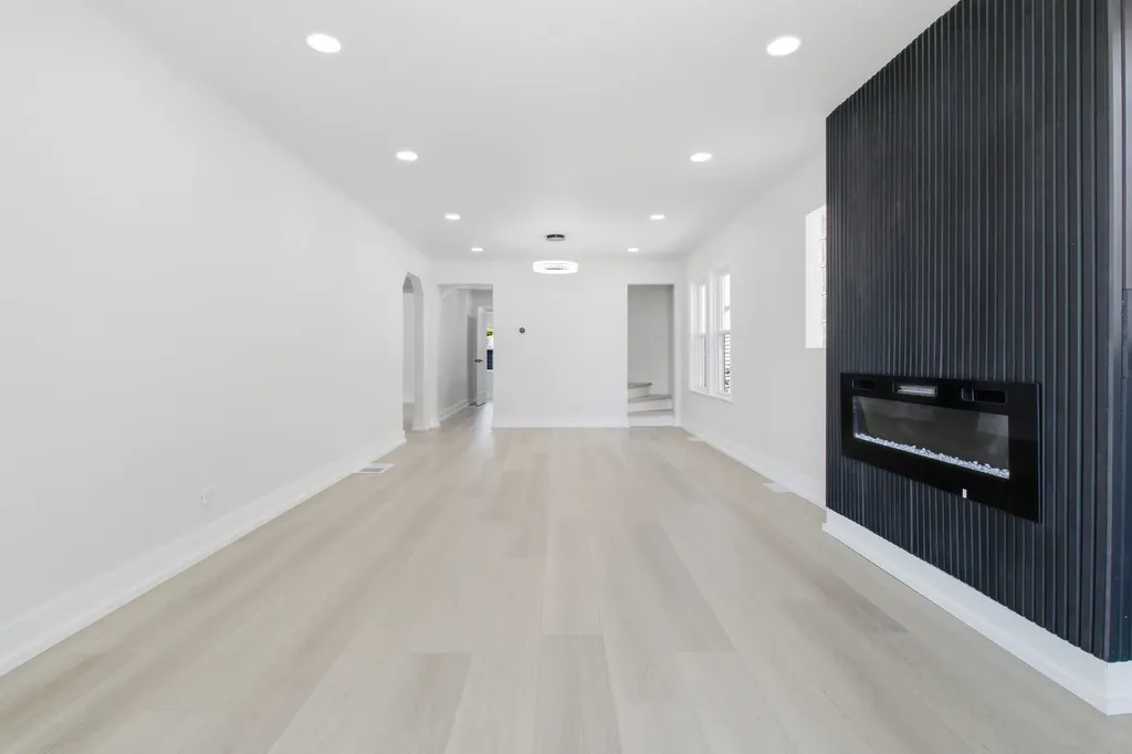 3250 North Olcott Avenue Chicago IL 60634
