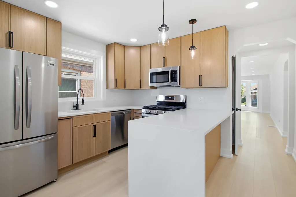 3250 North Olcott Avenue Chicago IL 60634