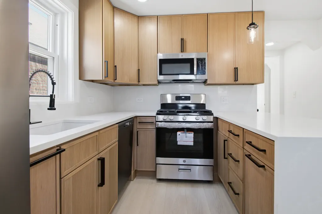3250 North Olcott Avenue Chicago IL 60634