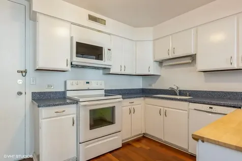 6007 North Sheridan Road Chicago IL 60660