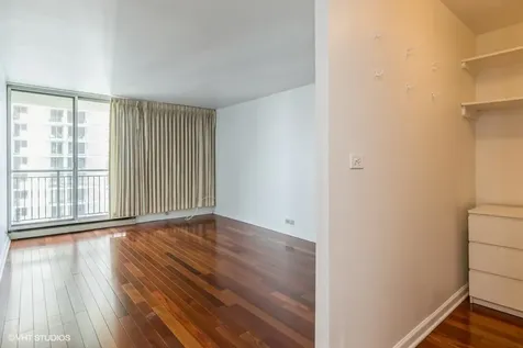 6007 North Sheridan Road Chicago IL 60660