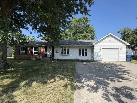 1995 North 1950 Road E Watseka IL 60970
