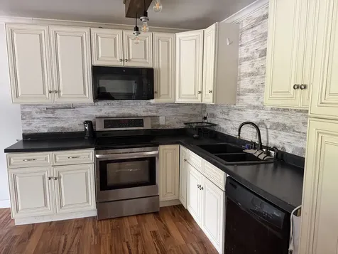 1995 North 1950 Road E Watseka IL 60970
