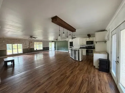 1995 North 1950 Road E Watseka IL 60970