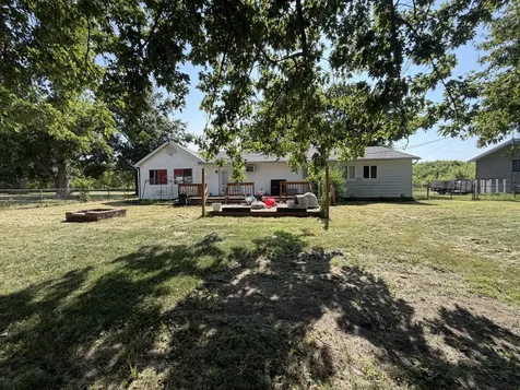 1995 North 1950 Road E Watseka IL 60970