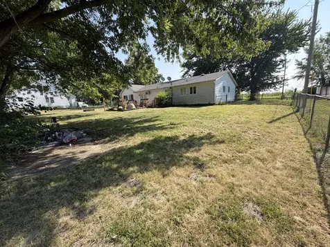1995 North 1950 Road E Watseka IL 60970