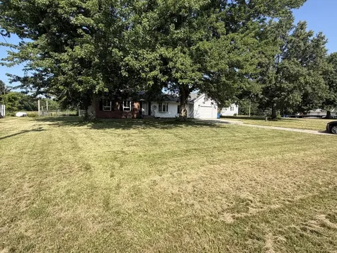 1995 North 1950 Road E Watseka IL 60970