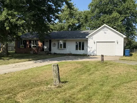 1995 North 1950 Road E Watseka IL 60970