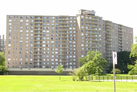 7061 North Kedzie Avenue Chicago IL 60645