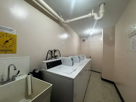 7061 North Kedzie Avenue Chicago IL 60645