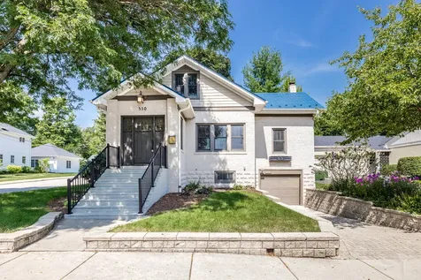 330 South River Lane Geneva IL 60134