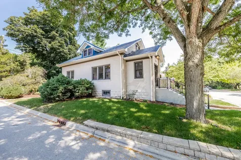 330 South River Lane Geneva IL 60134