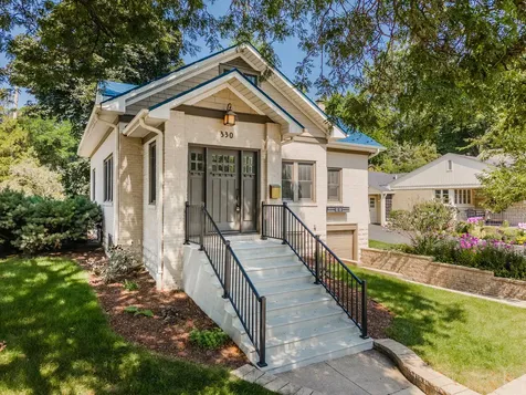 330 South River Lane Geneva IL 60134