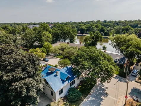 330 South River Lane Geneva IL 60134