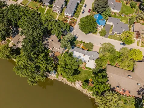 330 South River Lane Geneva IL 60134