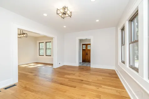330 South River Lane Geneva IL 60134