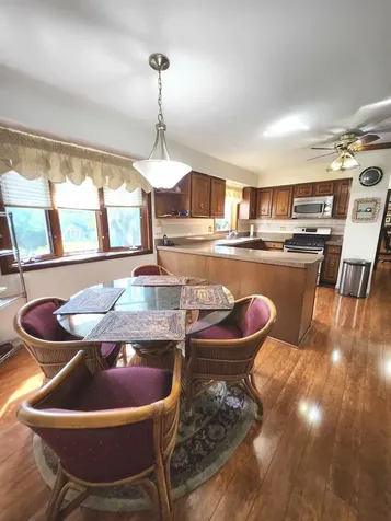 709 Garfield Avenue Libertyville IL 60048