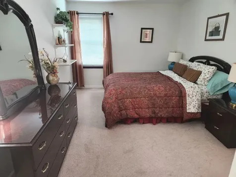 709 Garfield Avenue Libertyville IL 60048