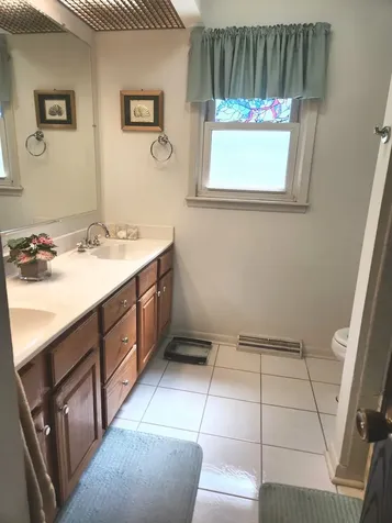 709 Garfield Avenue Libertyville IL 60048
