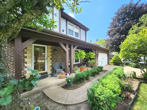 709 Garfield Avenue Libertyville IL 60048