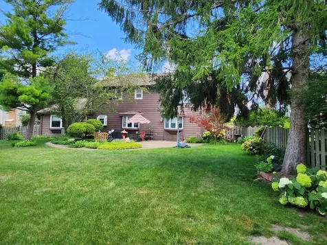 709 Garfield Avenue Libertyville IL 60048