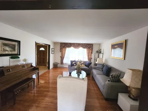 709 Garfield Avenue Libertyville IL 60048
