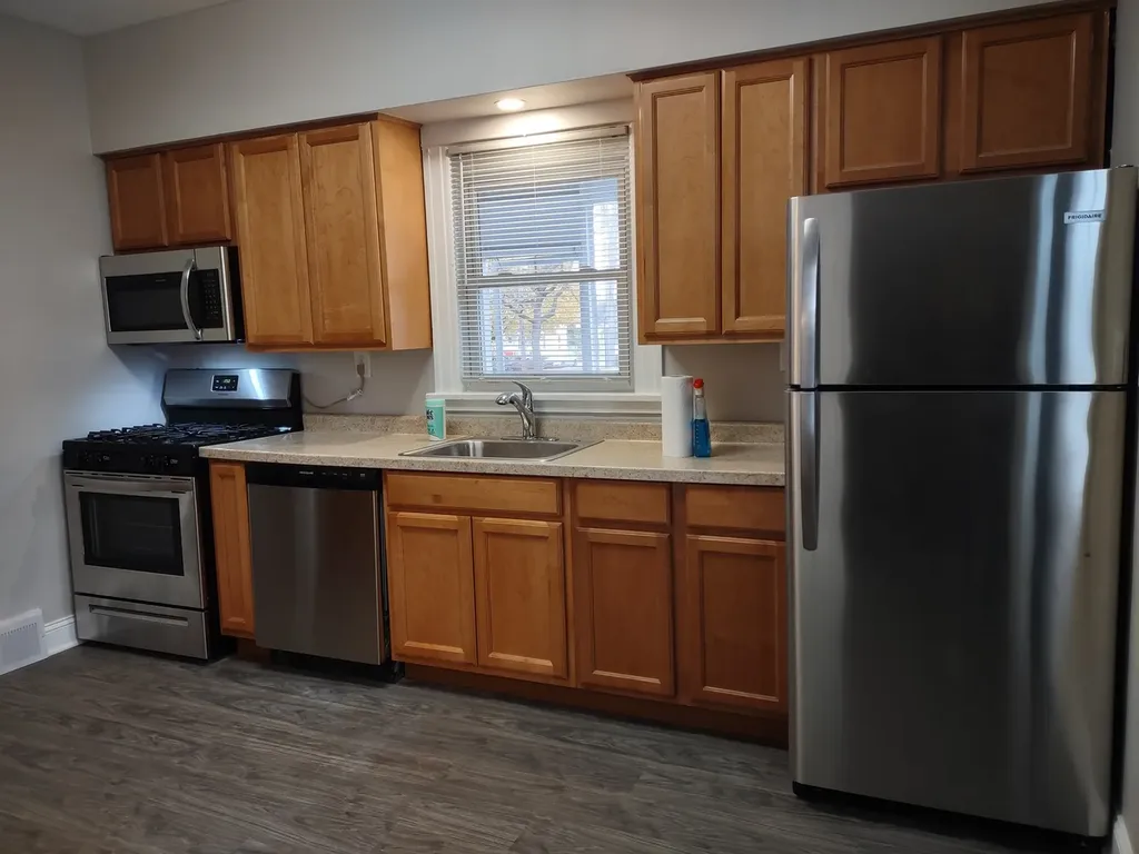 121 North May Street Aurora IL 60506