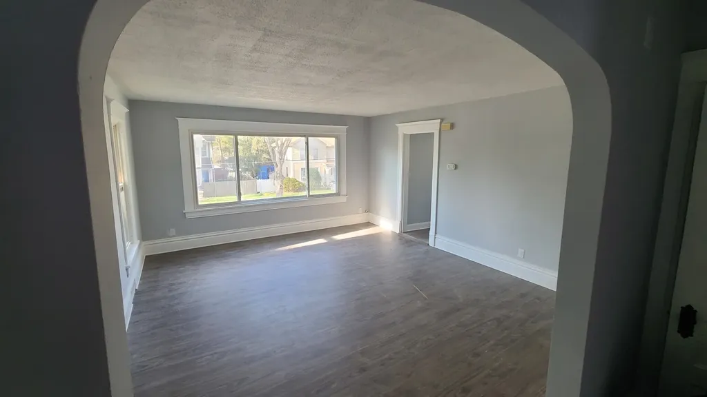 121 North May Street Aurora IL 60506