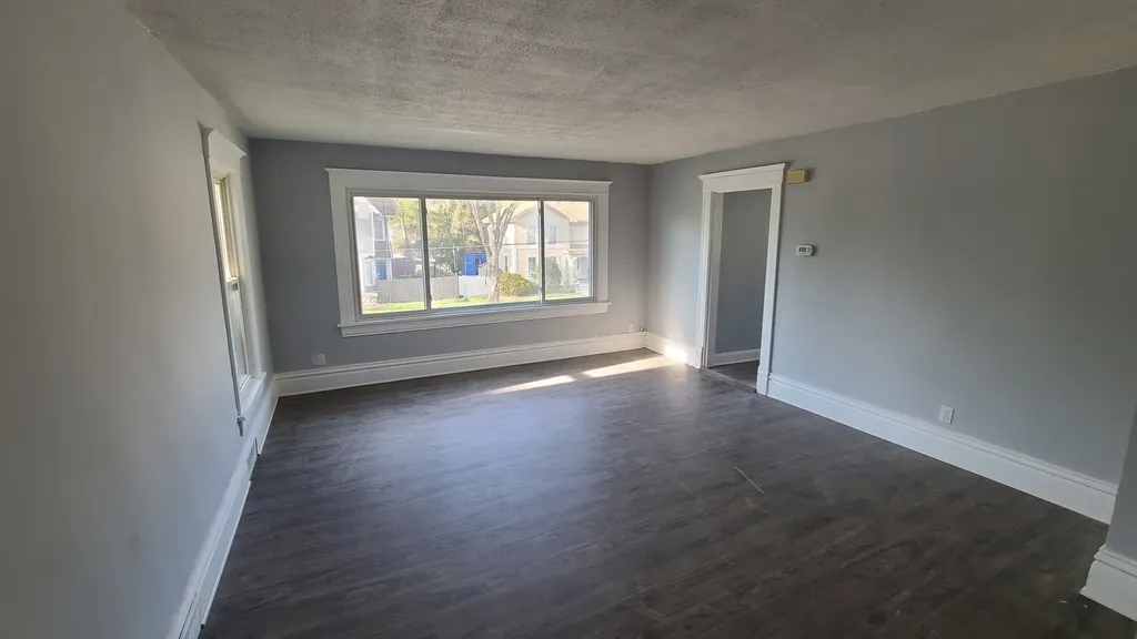 121 North May Street Aurora IL 60506