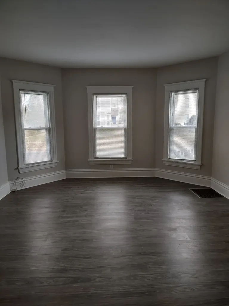 121 North May Street Aurora IL 60506