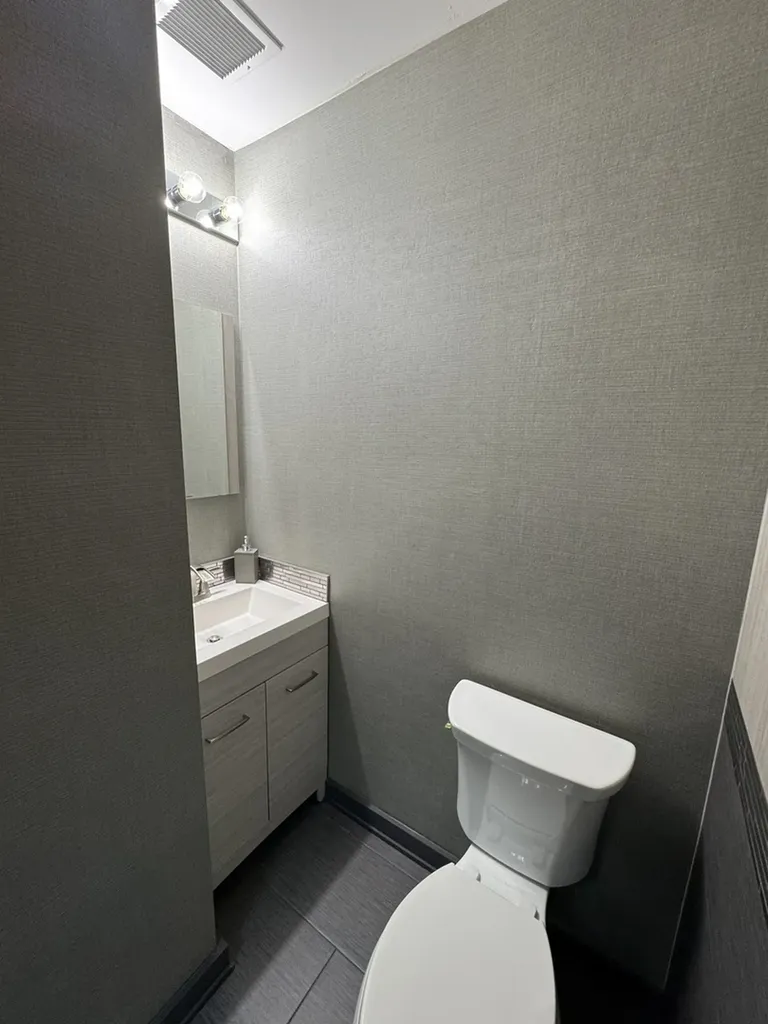 1016 Lunt Avenue Schaumburg IL 60193