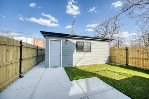 6639 South Langley Avenue Chicago IL 60637