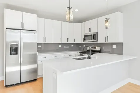 6639 South Langley Avenue Chicago IL 60637