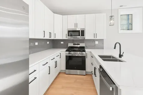 6639 South Langley Avenue Chicago IL 60637