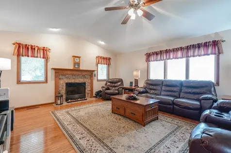 916 Lorelei Drive Zion IL 60099