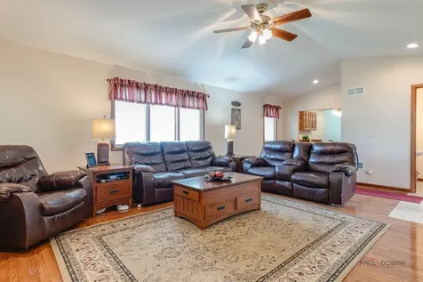916 Lorelei Drive Zion IL 60099