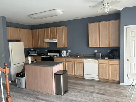782 Thornbury Court Bartlett IL 60103
