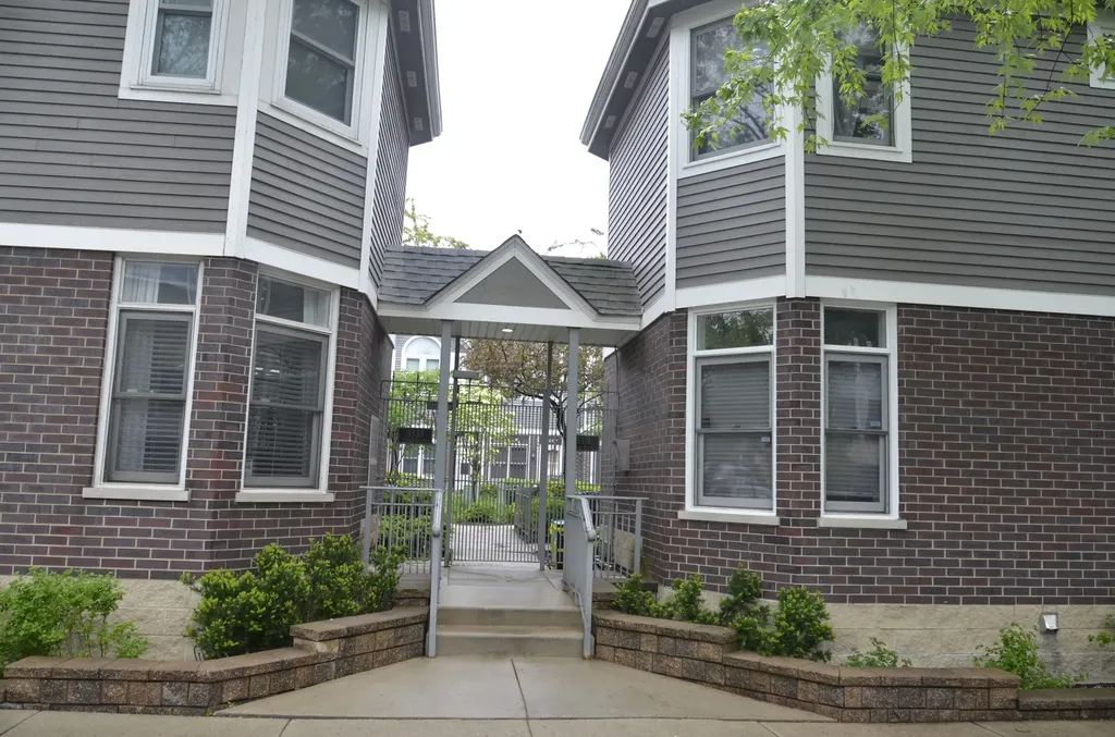 3335 North Racine Avenue Chicago IL 60657